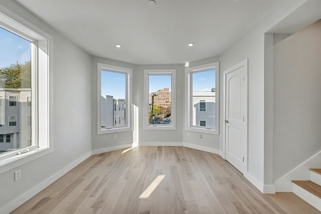 181 Maverick Street 3, Boston, MA 02128