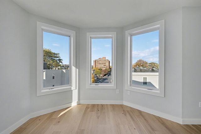 181 Maverick Street 3, Boston, MA 02128