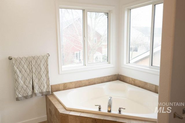 4328 E Vineyard, Nampa, ID 83686