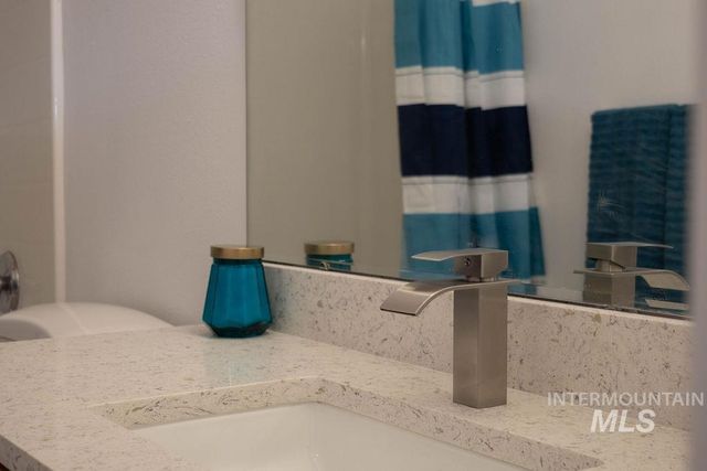 4328 E Vineyard, Nampa, ID 83686