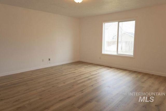 4328 E Vineyard, Nampa, ID 83686