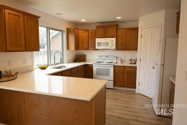 4328 E Vineyard, Nampa, ID 83686