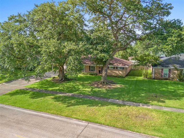 1111 Jefferson Drive, Lake Charles, LA 70605