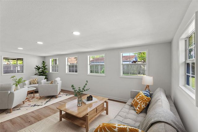 1111 Jefferson Drive, Lake Charles, LA 70605