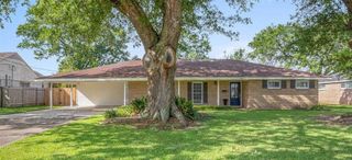 1111 Jefferson Drive, Lake Charles, LA 70605