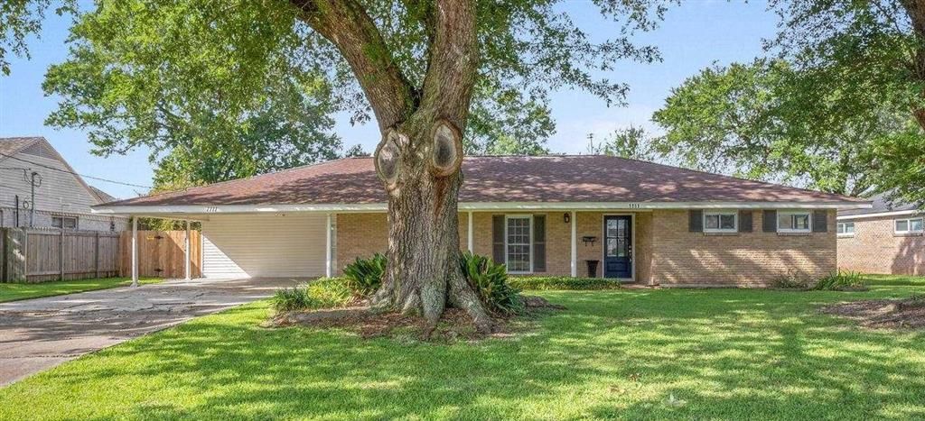 1111 Jefferson Drive, Lake Charles, LA 70605