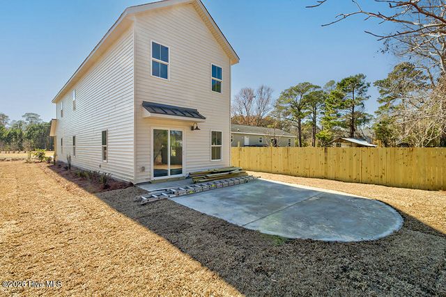 439 Factory Road, Hampstead, NC 28443