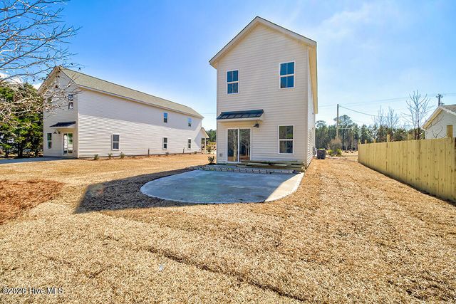 439 Factory Road, Hampstead, NC 28443