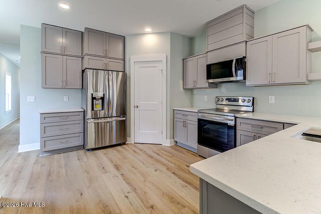 439 Factory Road, Hampstead, NC 28443