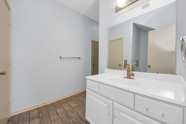 8802 Leadore Drive, Houston, TX 77040