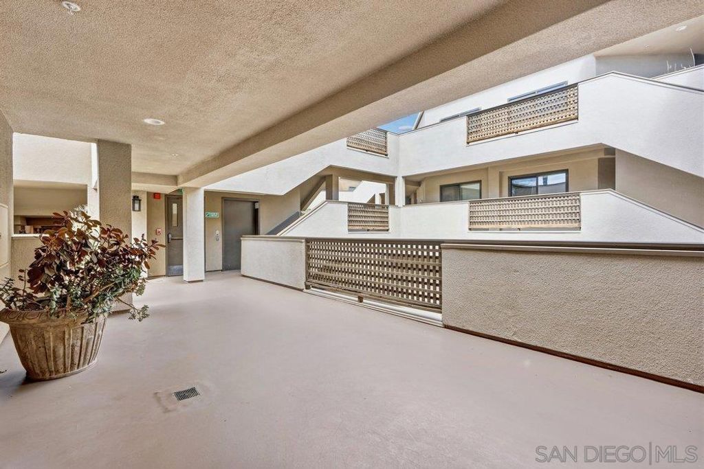 7509 Draper 210, La Jolla, CA 92037 — photo 4
