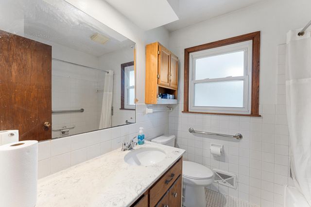 557 Cheri Lane NE, Fridley, MN 55421
