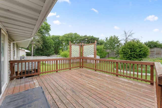 557 Cheri Lane NE, Fridley, MN 55421