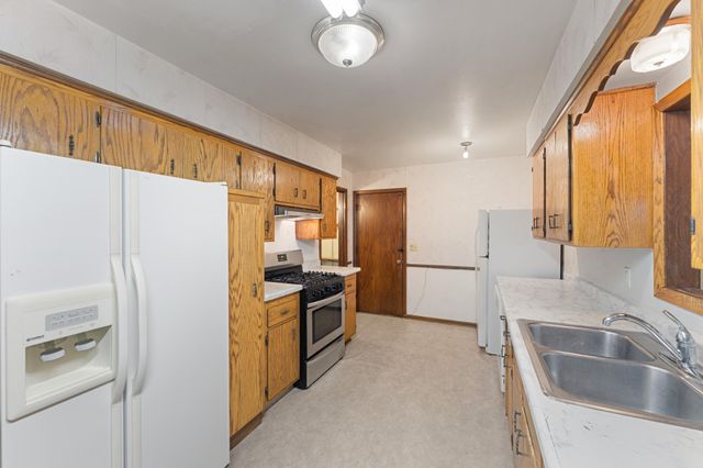 557 Cheri Lane NE, Fridley, MN 55421