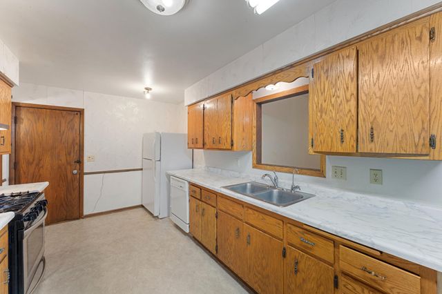 557 Cheri Lane NE, Fridley, MN 55421