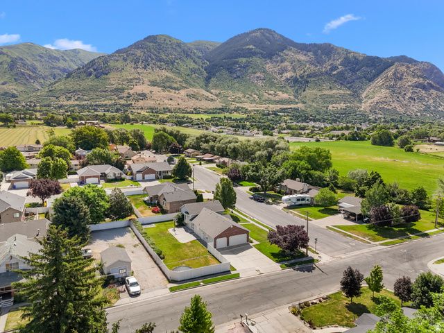 610 E 2300 N, North Ogden, UT 84414