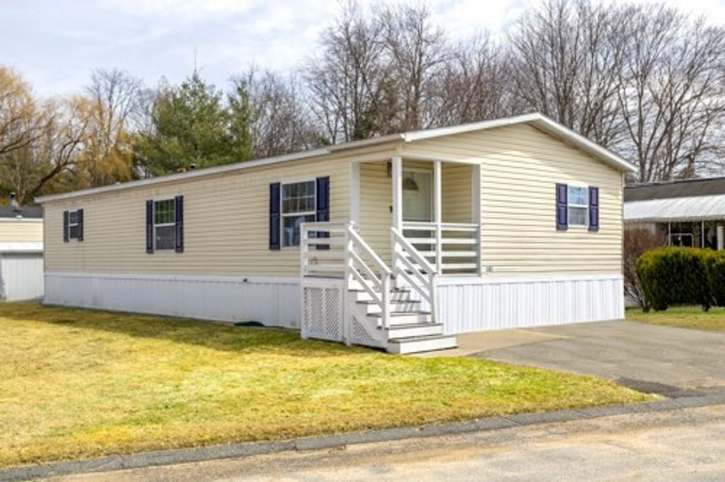 556 Central Street 141, Leominster, MA 01453