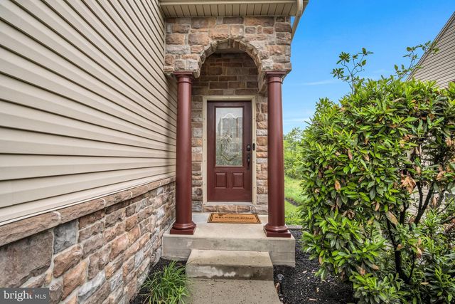 24 CREST VIEW, Carlisle, PA 17013