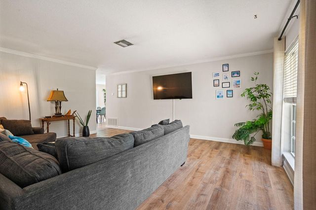 245 NW Bayou Woods Drive, Fort Walton Beach, FL 32548