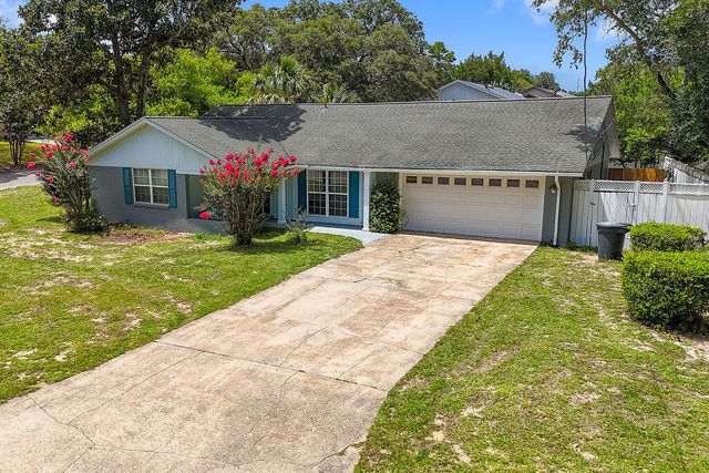 245 NW Bayou Woods Drive, Fort Walton Beach, FL 32548