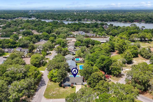 245 NW Bayou Woods Drive, Fort Walton Beach, FL 32548