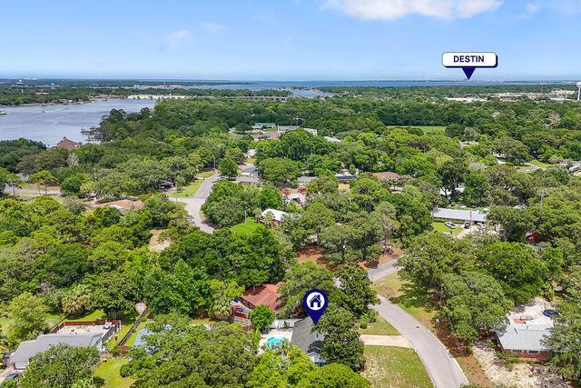 245 NW Bayou Woods Drive, Fort Walton Beach, FL 32548