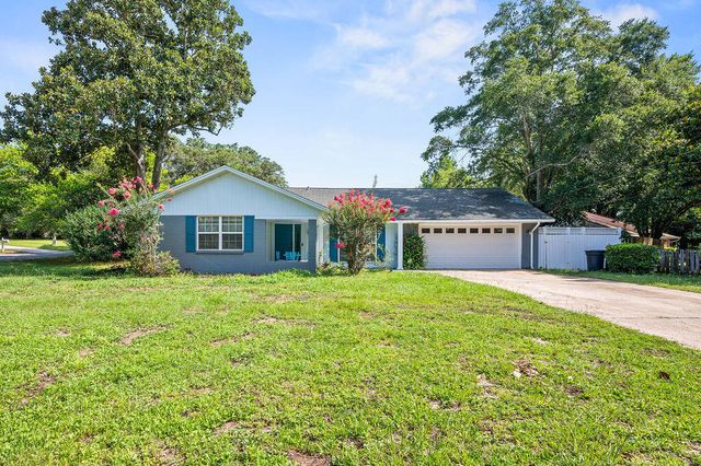 245 NW Bayou Woods Drive, Fort Walton Beach, FL 32548