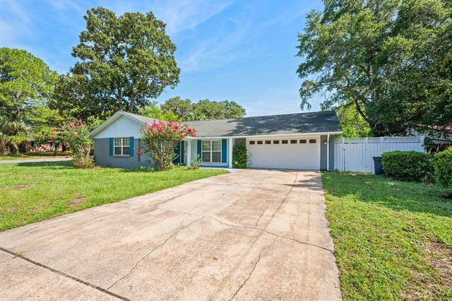 245 NW Bayou Woods Drive, Fort Walton Beach, FL 32548