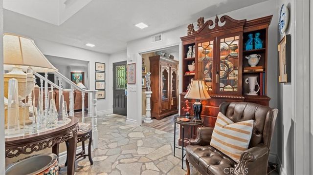 2184 Eiffel Circle, Upland, CA 91784