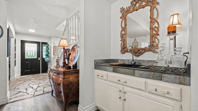 2184 Eiffel Circle, Upland, CA 91784