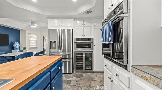 2184 Eiffel Circle, Upland, CA 91784