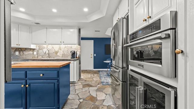 2184 Eiffel Circle, Upland, CA 91784