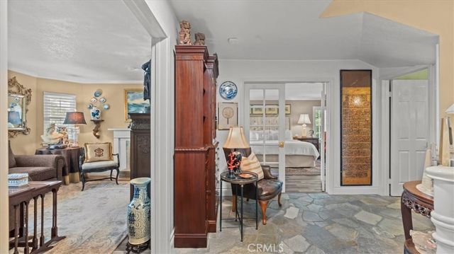 2184 Eiffel Circle, Upland, CA 91784