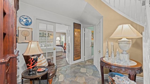 2184 Eiffel Circle, Upland, CA 91784