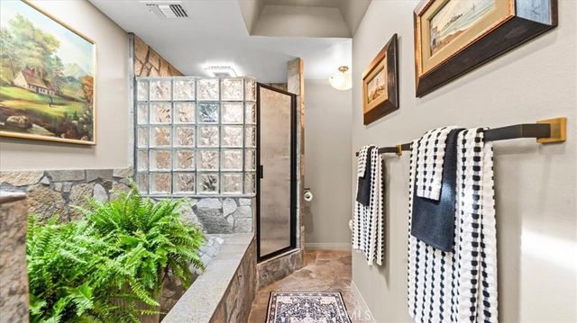 2184 Eiffel Circle, Upland, CA 91784