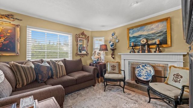2184 Eiffel Circle, Upland, CA 91784