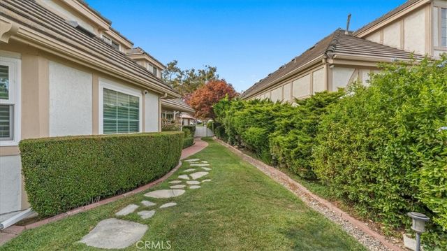 2184 Eiffel Circle, Upland, CA 91784