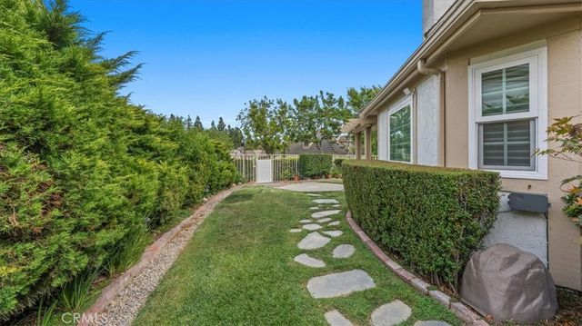 2184 Eiffel Circle, Upland, CA 91784