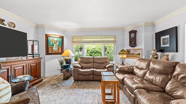 2184 Eiffel Circle, Upland, CA 91784