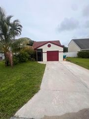 39 E Tara Lakes Drive E, Boynton Beach, FL 33436