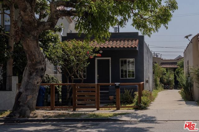 2922 S Redondo Boulevard, Los Angeles, CA 90016