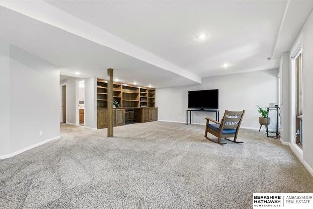 304 N 163 Street, Omaha, NE 68118
