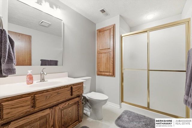 304 N 163 Street, Omaha, NE 68118