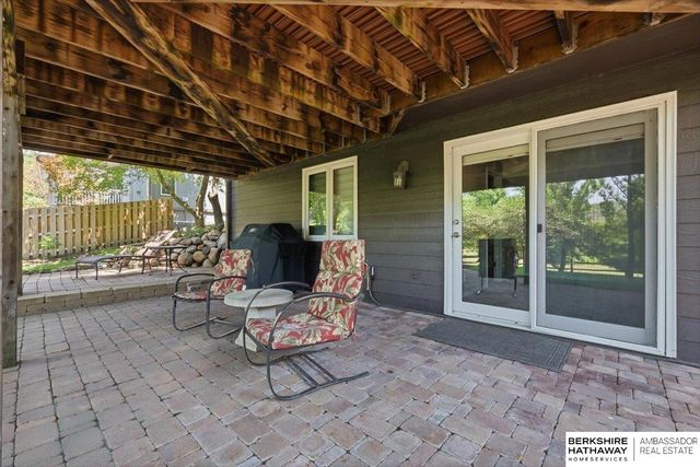 304 N 163 Street, Omaha, NE 68118