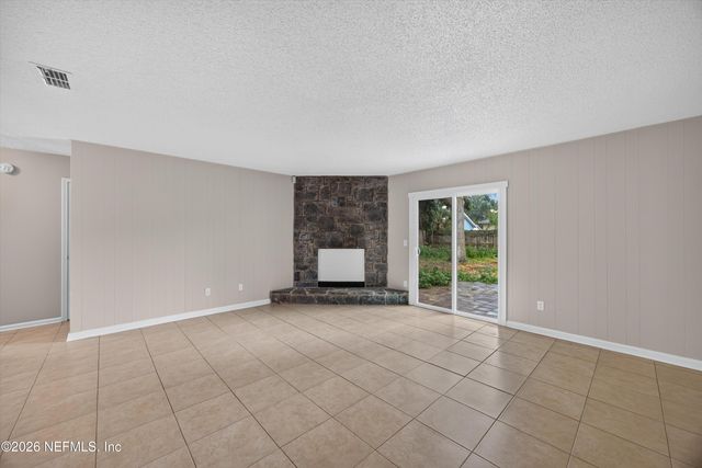 1040 WILLOW COVE Court E, Jacksonville, FL 32233