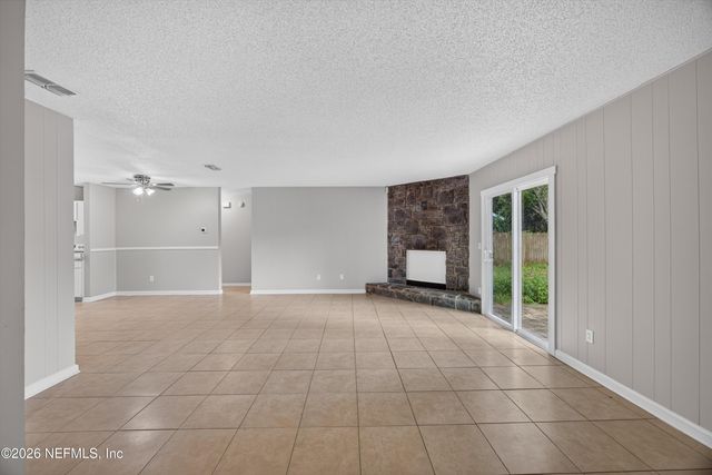 1040 WILLOW COVE Court E, Jacksonville, FL 32233