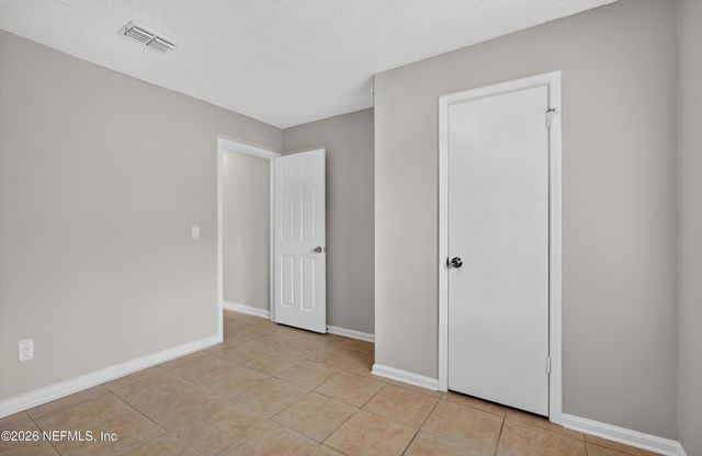 1040 WILLOW COVE Court E, Jacksonville, FL 32233