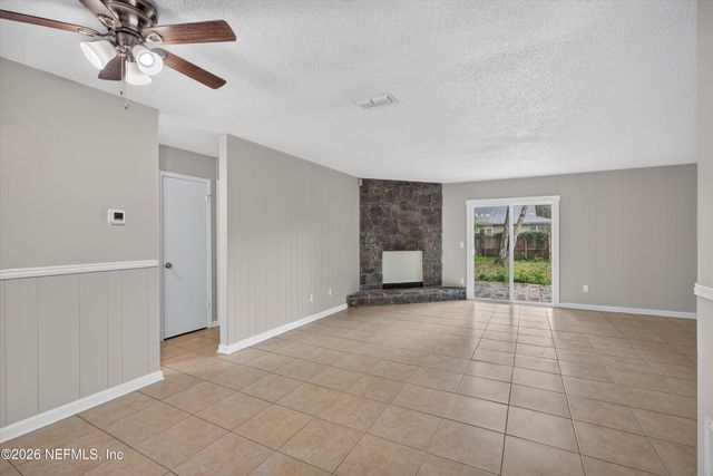 1040 WILLOW COVE Court E, Jacksonville, FL 32233
