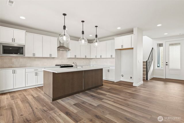 1573 Lockridge Loop E, Enumclaw, WA 98022