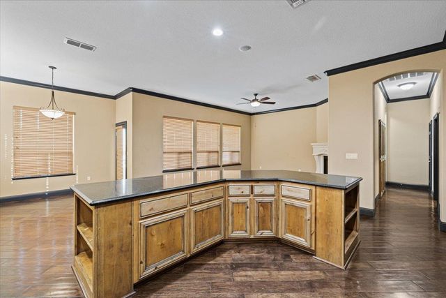 5620 Cobbler Ln, Linda, CA 95901